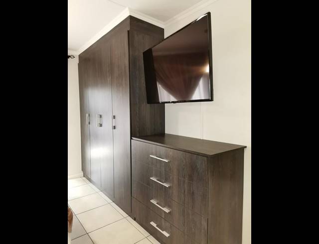 2 BEDROOM APARTMENT FOR SALE IN OLIVEDALE